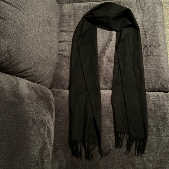 Accessories - Black scarf